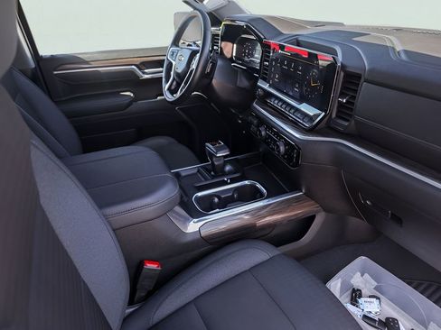 Used 2025 Chevrolet Silverado 1500 LT w/ Texas Edition Plus AWD/4WD image 32