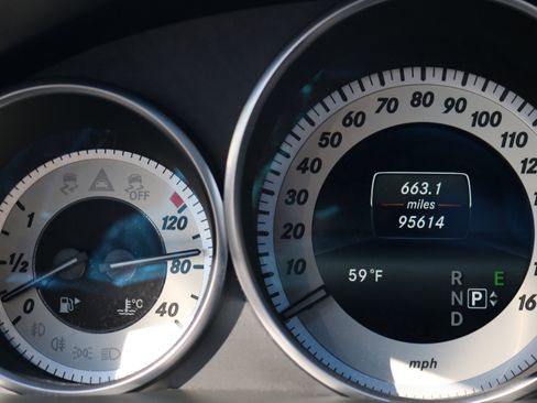 Used 2017 Mercedes-Benz E 400 4MATIC Coupe image 16