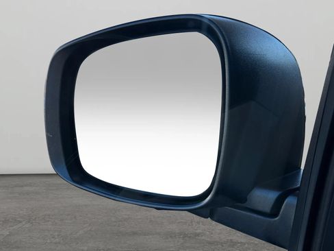 Used 2016 Chrysler Town & Country Touring w/ Driver Convenience Group FWD image 35