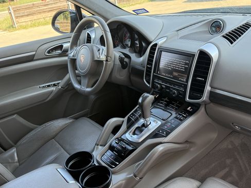 Used 2013 Porsche Cayenne GTS image 26