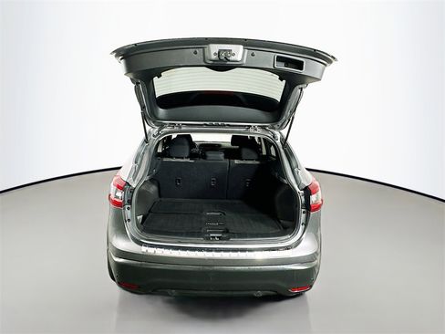 Certified 2020 Nissan Rogue Sport SV image 25