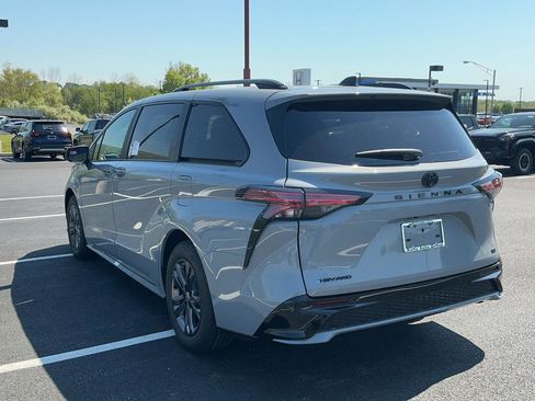 New 2026 Toyota Sienna XSE AWD/4WD image 6