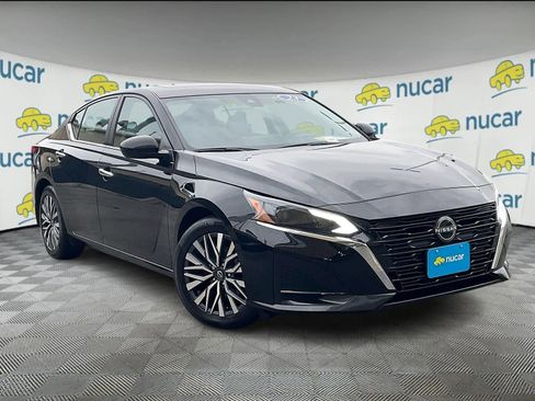 Certified 2023 Nissan Altima 2.5 SV w/ SV Premium Package image 1