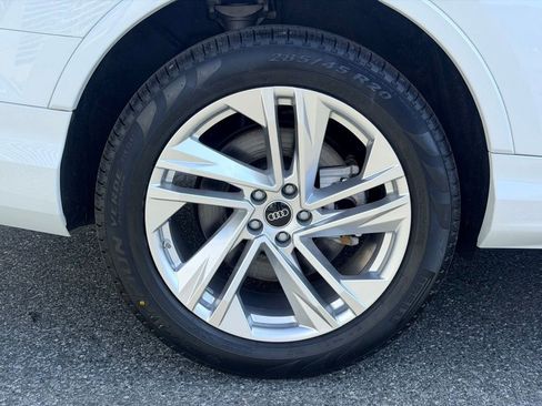 Used 2023 Audi Q7 2.0T Premium w/ Towing Package AWD/4WD image 26