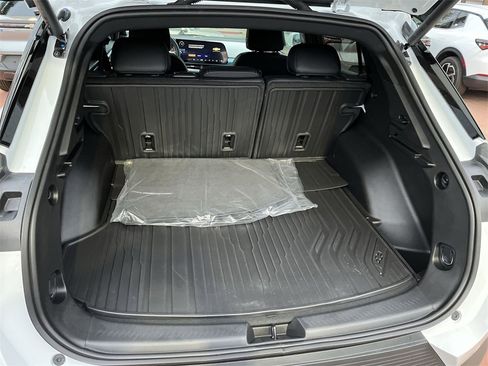 New 2026 Chevrolet Equinox EV LT image 24