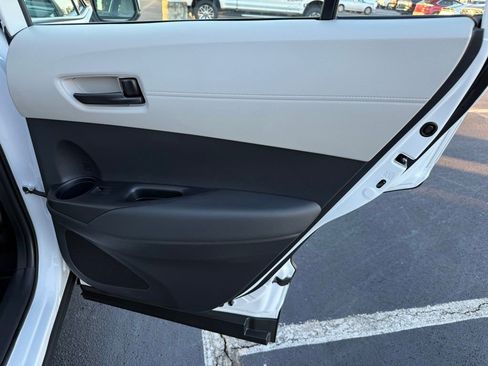 New 2026 Toyota Corolla Cross L image 32