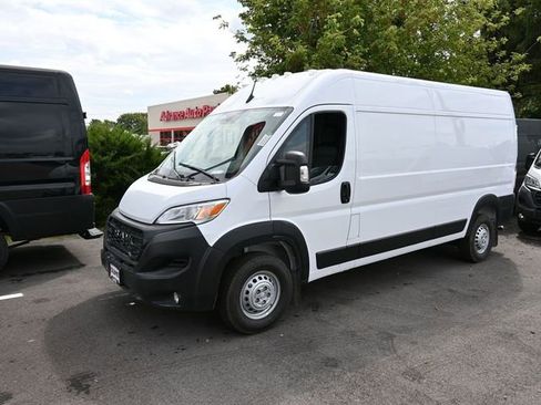 New 2026 RAM ProMaster 2500 w/ Convenience Group image 3