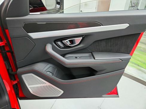 Used 2019 Lamborghini Urus AWD/4WD image 29