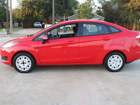 Used 2014 Ford Fiesta SE w/ SE Fuel Economy Package image 10
