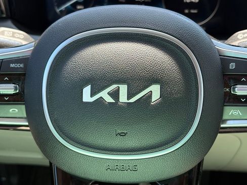 Certified 2023 Kia Sorento SX image 27
