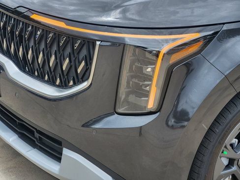 New 2026 Kia Carnival EX FWD image 7