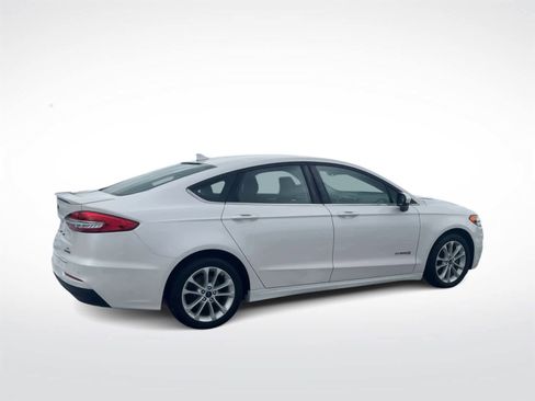 Used 2019 Ford Fusion SE image 9