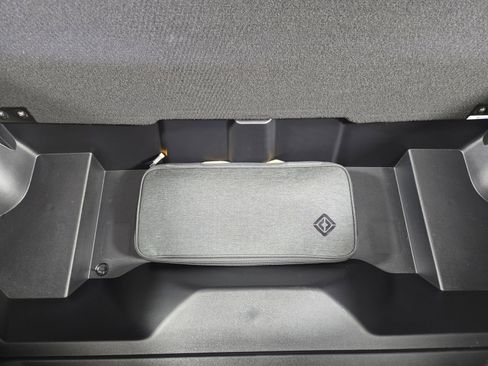 Used 2024 Rivian R1S Adventure AWD/4WD image 14
