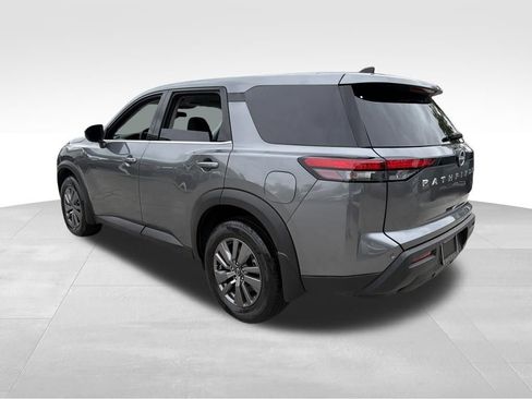 Used 2025 Nissan Pathfinder S image 5
