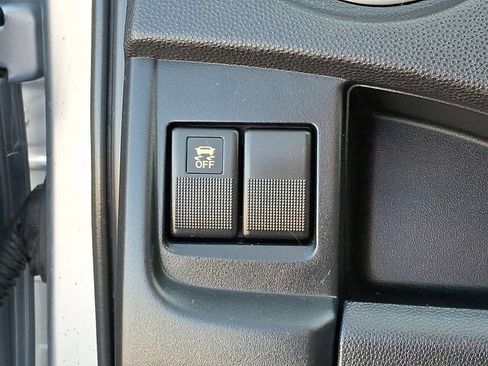 Used 2012 MAZDA MAZDA5 Sport image 23