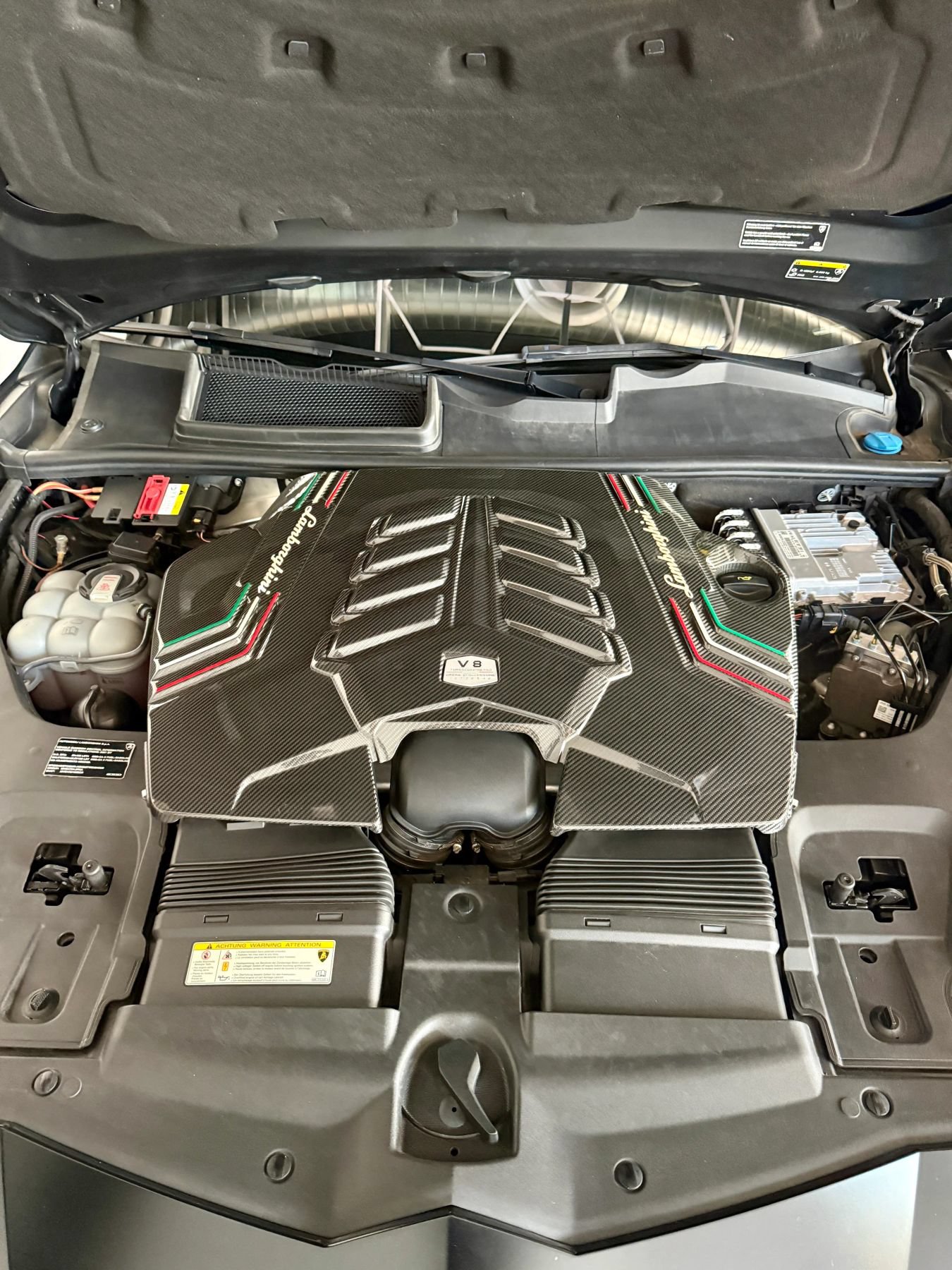 Used 2021 Lamborghini Urus AWD/4WD image 11