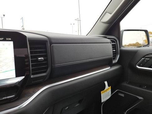 New 2026 GMC Sierra 1500 SLT w/ SLT Premium Package image 36