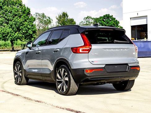 Used 2021 Volvo XC40 P8 Recharge image 7