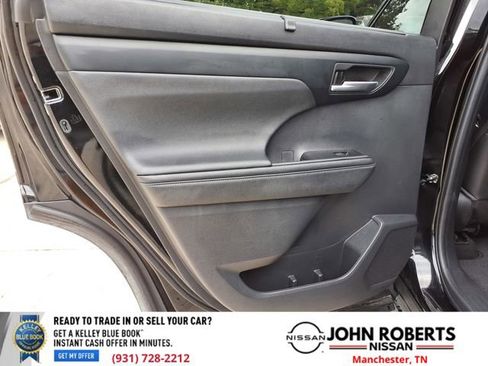 Used 2023 Toyota Highlander XLE image 13