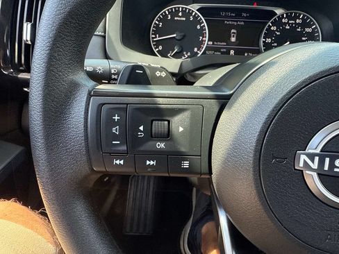 Used 2025 Nissan Pathfinder S AWD/4WD image 29