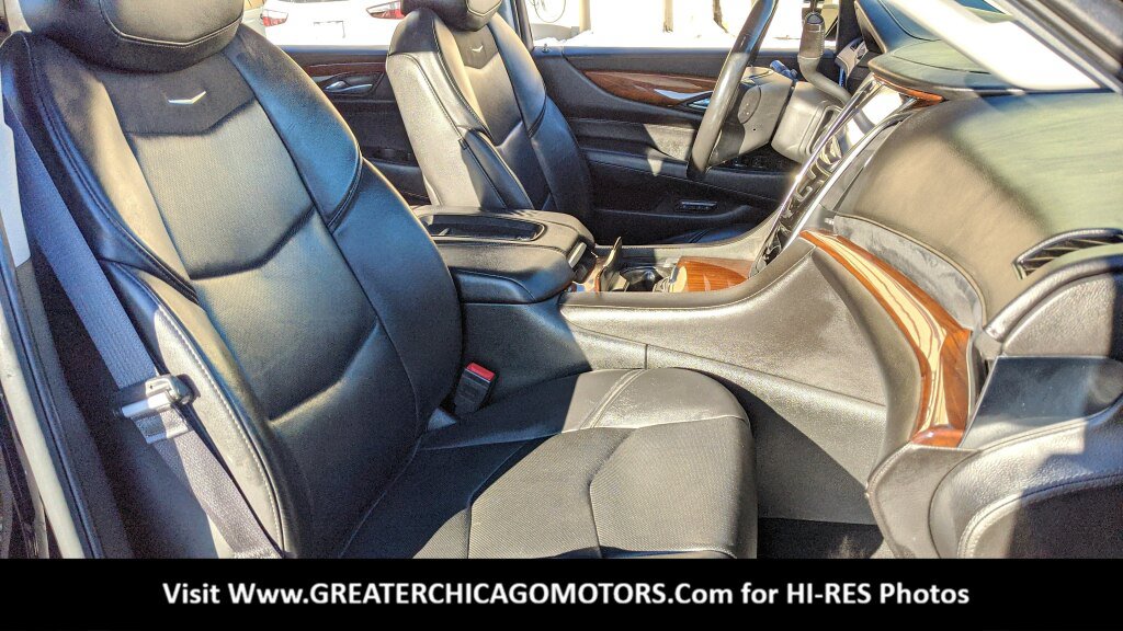 Used 2017 Cadillac Escalade ESV Luxury AWD/4WD image 20