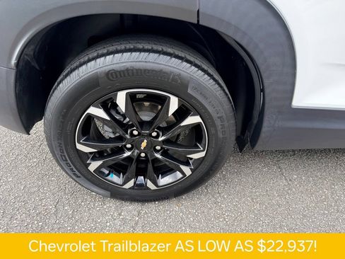 Used 2023 Chevrolet TrailBlazer LT FWD image 32