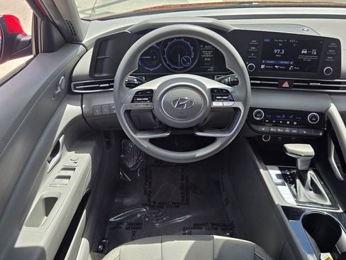 Used 2023 Hyundai Elantra Blue FWD image 11