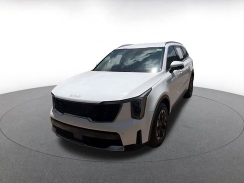 Used 2024 Kia Sorento S FWD image 8