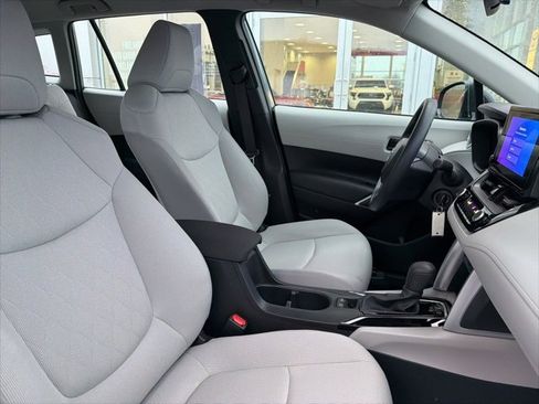Certified 2023 Toyota Corolla Cross L image 23