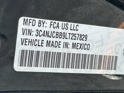 Used 2020 Jeep Compass Latitude FWD image 33