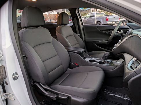 Used 2024 Chevrolet Malibu LT image 28