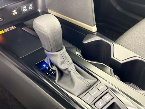 Used 2025 Toyota Camry LE image 16