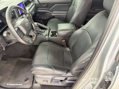 Used 2024 Toyota Tacoma SR5 image 5
