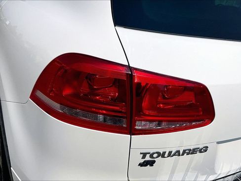 Used 2011 Volkswagen Touareg VR6 AWD/4WD image 28
