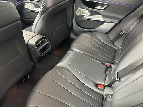 Used 2025 Mercedes-Benz E 350 Sedan image 11