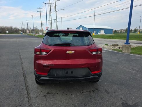 Used 2021 Chevrolet TrailBlazer LS FWD image 4