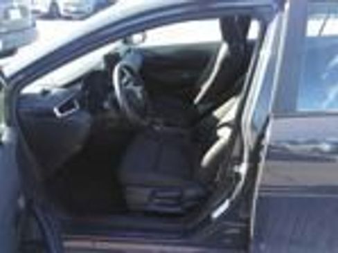 Used 2023 Toyota Corolla LE image 4