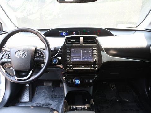 Certified 2022 Toyota Prius XLE w/ Premium Convenience Package FWD image 18