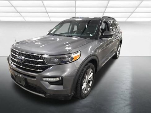 Used 2022 Ford Explorer XLT w/ Equipment Group 202A AWD/4WD image 9