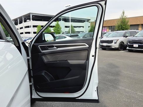 Certified 2023 Volkswagen Atlas SE w/ Panoramic Sunroof Package AWD/4WD image 34