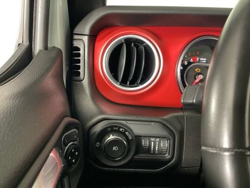 Used 2022 Jeep Wrangler Rubicon AWD/4WD image 17