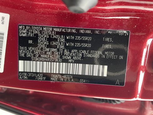 Used 2024 Toyota Highlander Platinum image 11