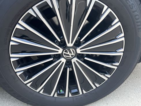 Certified 2026 Volkswagen Tiguan S FWD image 11