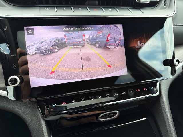 New 2026 Jeep Grand Cherokee Altitude AWD/4WD image 17