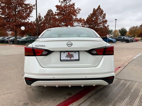 Used 2025 Nissan Altima 2.5 SV image 7
