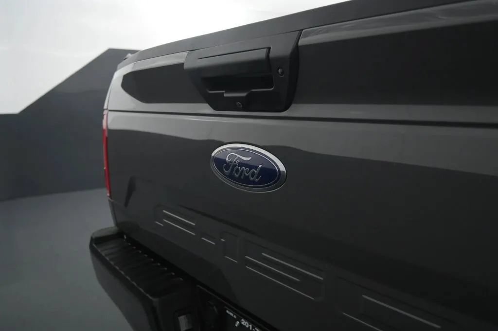 Used 2020 Ford F150 XLT w/ Equipment Group 302A Luxury AWD/4WD image 17