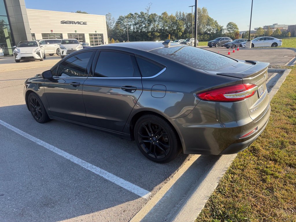 Used 2019 Ford Fusion SE w/ Equipment Group 151A FWD image 12