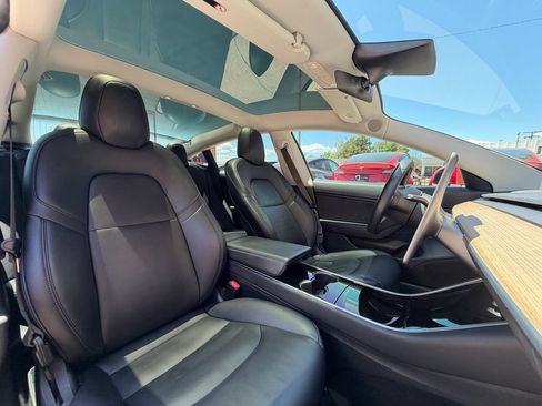 Used 2018 Tesla Model 3 Long Range RWD image 4