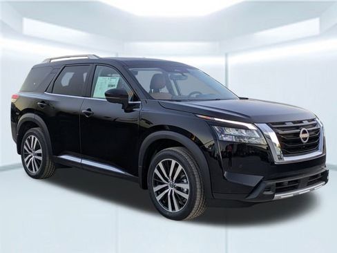 New 2025 Nissan Pathfinder Platinum w/ Cargo Package image 8