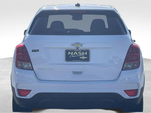 Certified 2022 Chevrolet Trax LS w/ Tint and Cruise Package image 4